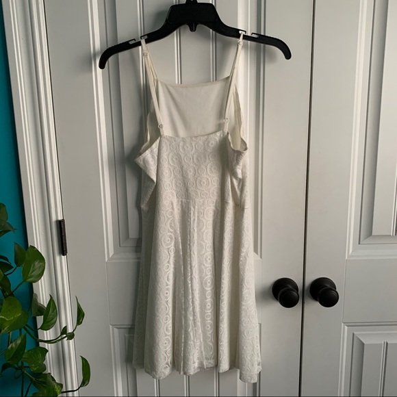White Lace Dress - Picture 2 of 4